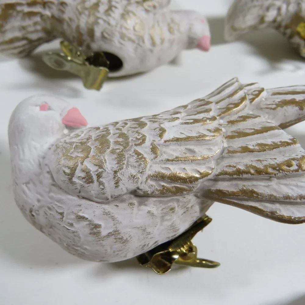 Ceramic (5) Birds with Clips in color Off White & Gold